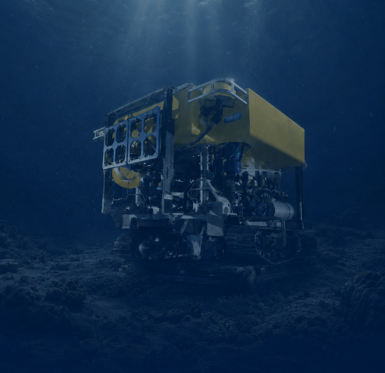 ROV operando no fundo do mar